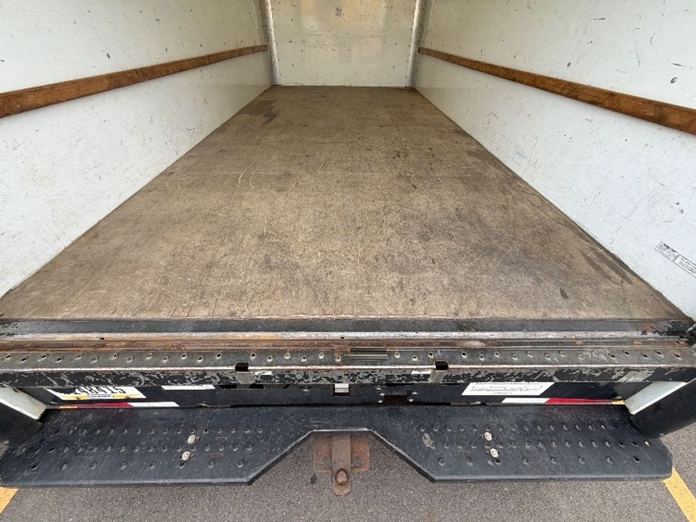 Light Duty Box Truck-Light and Medium Duty Trucks-GMC-2021-Savana G33903-Baltimore-MD-95,591\n\t\tmiles-$ 29,000 - Image 9