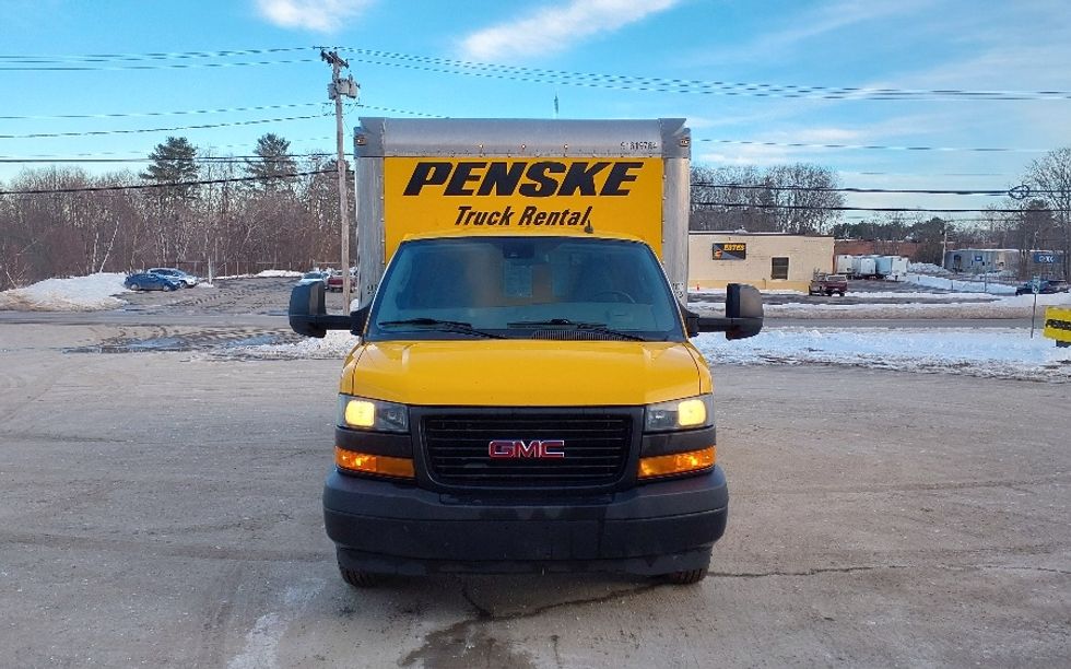 Light Duty Box Truck-Light and Medium Duty Trucks-GMC-2021-Savana G33903-Bangor-ME-97,742\n\t\tmiles-$ 25,250 - Image 2