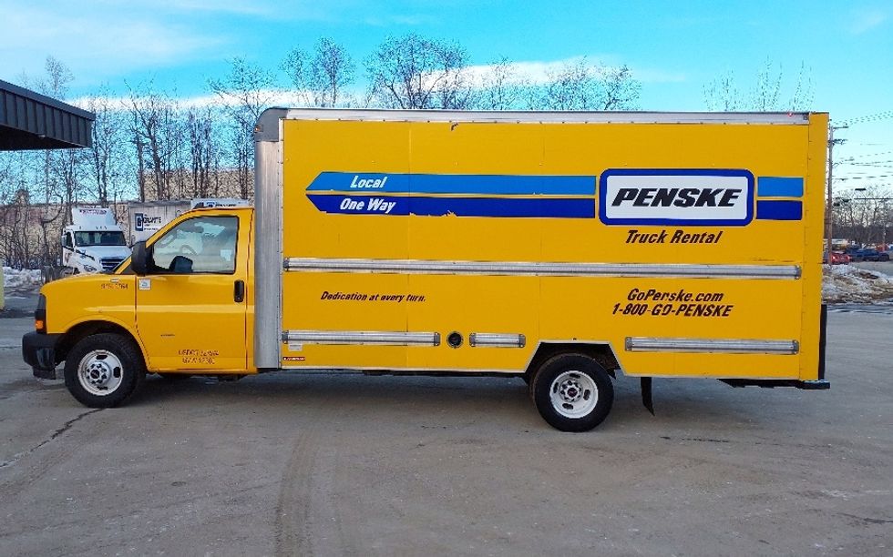 Light Duty Box Truck-Light and Medium Duty Trucks-GMC-2021-Savana G33903-Bangor-ME-97,742\n\t\tmiles-$ 25,250 - Image 4