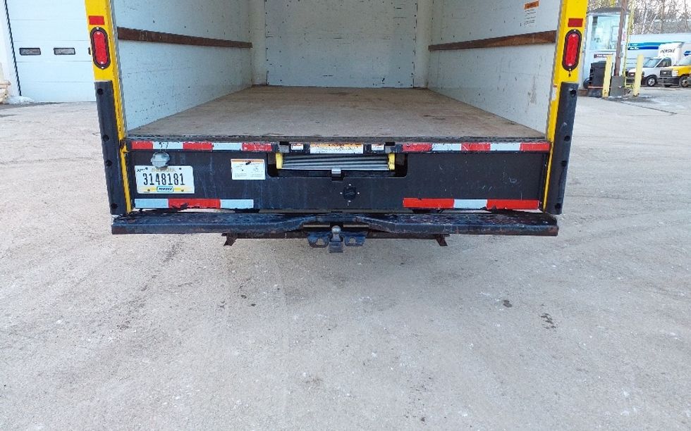 Light Duty Box Truck-Light and Medium Duty Trucks-GMC-2021-Savana G33903-Bangor-ME-97,742\n\t\tmiles-$ 25,250 - Image 9