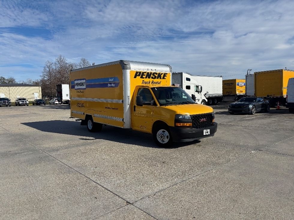 Light Duty Box Truck-Light and Medium Duty Trucks-GMC-2021-Savana G33903-Baton Rouge-LA-100,399\n\t\tmiles-$ 26,500 - Image 1