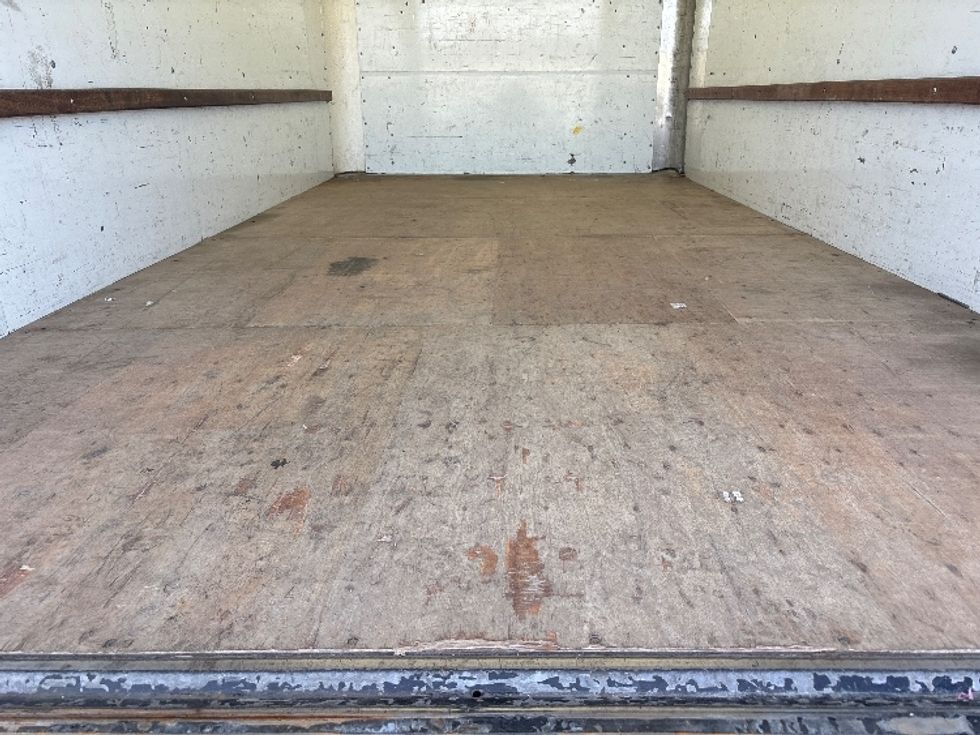 Light Duty Box Truck-Light and Medium Duty Trucks-GMC-2021-Savana G33903-Baton Rouge-LA-100,399\n\t\tmiles-$ 26,500 - Image 10