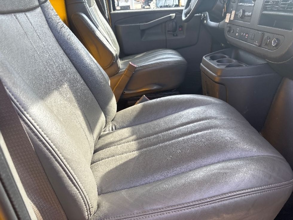 Light Duty Box Truck-Light and Medium Duty Trucks-GMC-2021-Savana G33903-Baton Rouge-LA-100,399\n\t\tmiles-$ 26,500 - Image 21