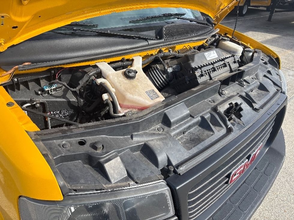 Light Duty Box Truck-Light and Medium Duty Trucks-GMC-2021-Savana G33903-Baton Rouge-LA-100,399\n\t\tmiles-$ 26,500 - Image 22