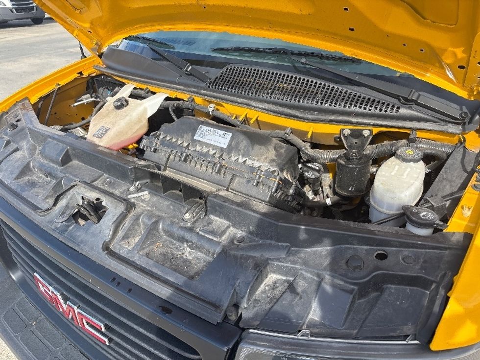 Light Duty Box Truck-Light and Medium Duty Trucks-GMC-2021-Savana G33903-Baton Rouge-LA-100,399\n\t\tmiles-$ 26,500 - Image 23