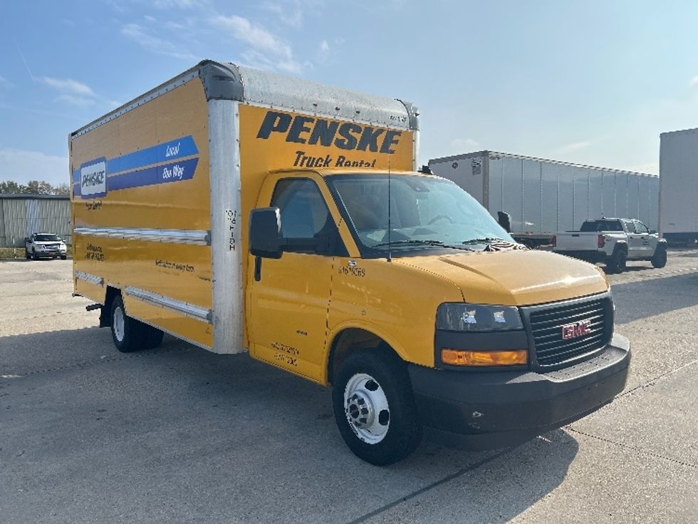 Light Duty Box Truck-Light and Medium Duty Trucks-GMC-2021-Savana G33903-Baton Rouge-LA-101,581\n\t\tmiles-$ 26,250 - Image 1