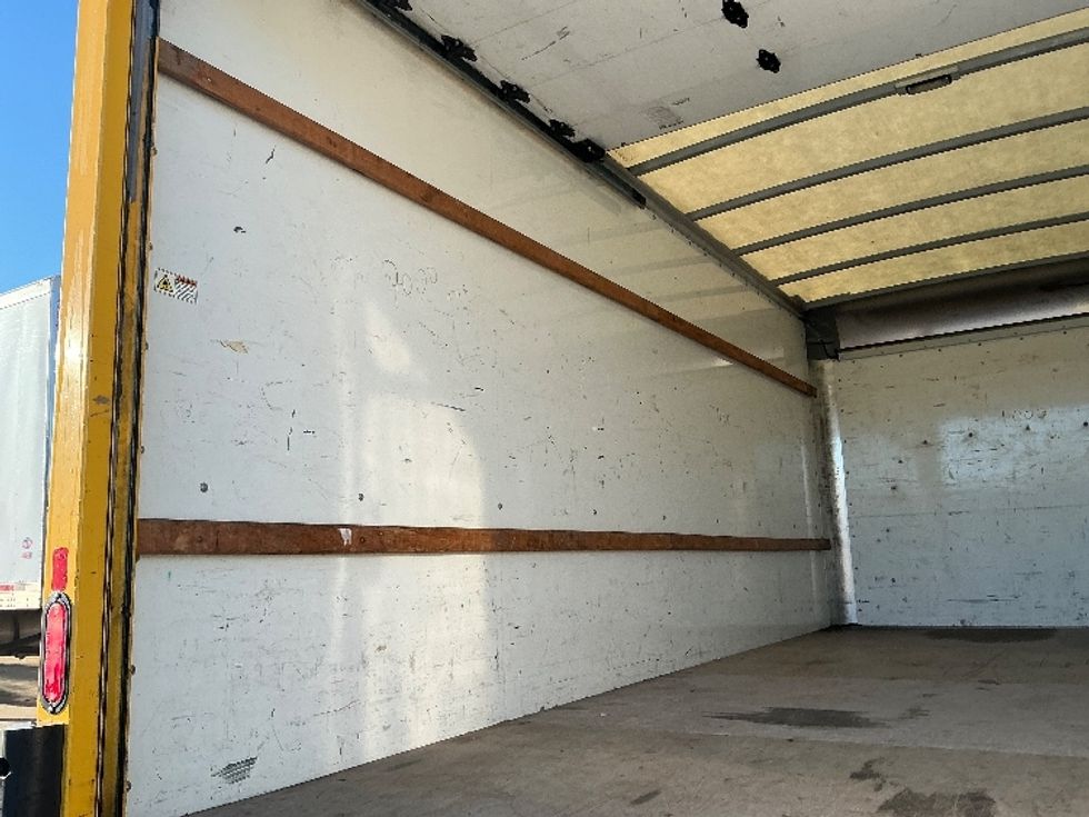Light Duty Box Truck-Light and Medium Duty Trucks-GMC-2021-Savana G33903-Baton Rouge-LA-101,581\n\t\tmiles-$ 26,250 - Image 10