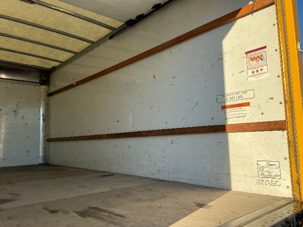 Light Duty Box Truck-Light and Medium Duty Trucks-GMC-2021-Savana G33903-Baton Rouge-LA-101,581\n\t\tmiles-$ 26,250 - Image 11