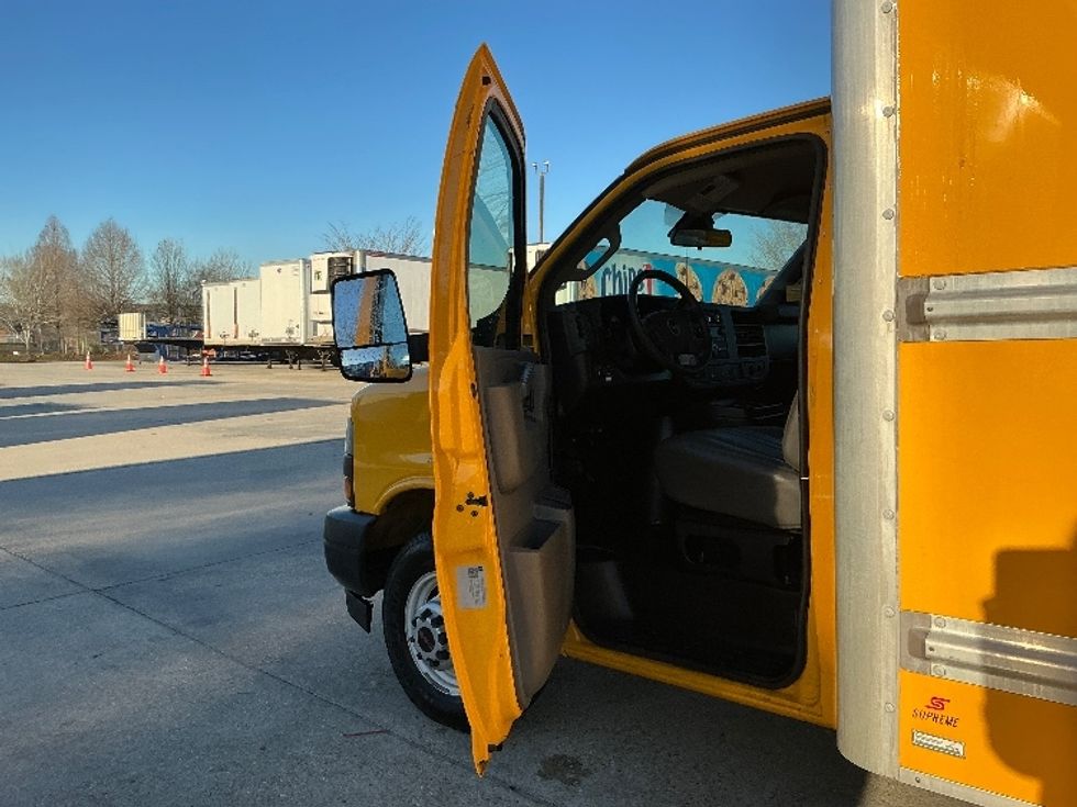 Light Duty Box Truck-Light and Medium Duty Trucks-GMC-2021-Savana G33903-Baton Rouge-LA-101,581\n\t\tmiles-$ 26,250 - Image 15
