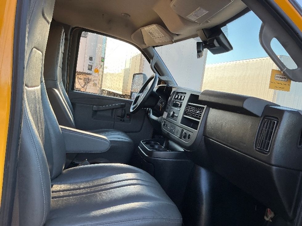 Light Duty Box Truck-Light and Medium Duty Trucks-GMC-2021-Savana G33903-Baton Rouge-LA-101,581\n\t\tmiles-$ 26,250 - Image 21