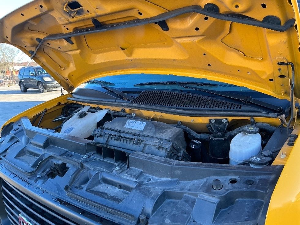 Light Duty Box Truck-Light and Medium Duty Trucks-GMC-2021-Savana G33903-Baton Rouge-LA-101,581\n\t\tmiles-$ 26,250 - Image 23