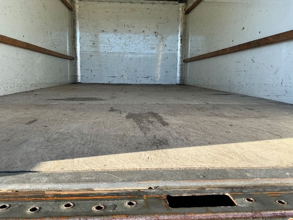 Light Duty Box Truck-Light and Medium Duty Trucks-GMC-2021-Savana G33903-Baton Rouge-LA-101,581\n\t\tmiles-$ 26,250 - Image 9
