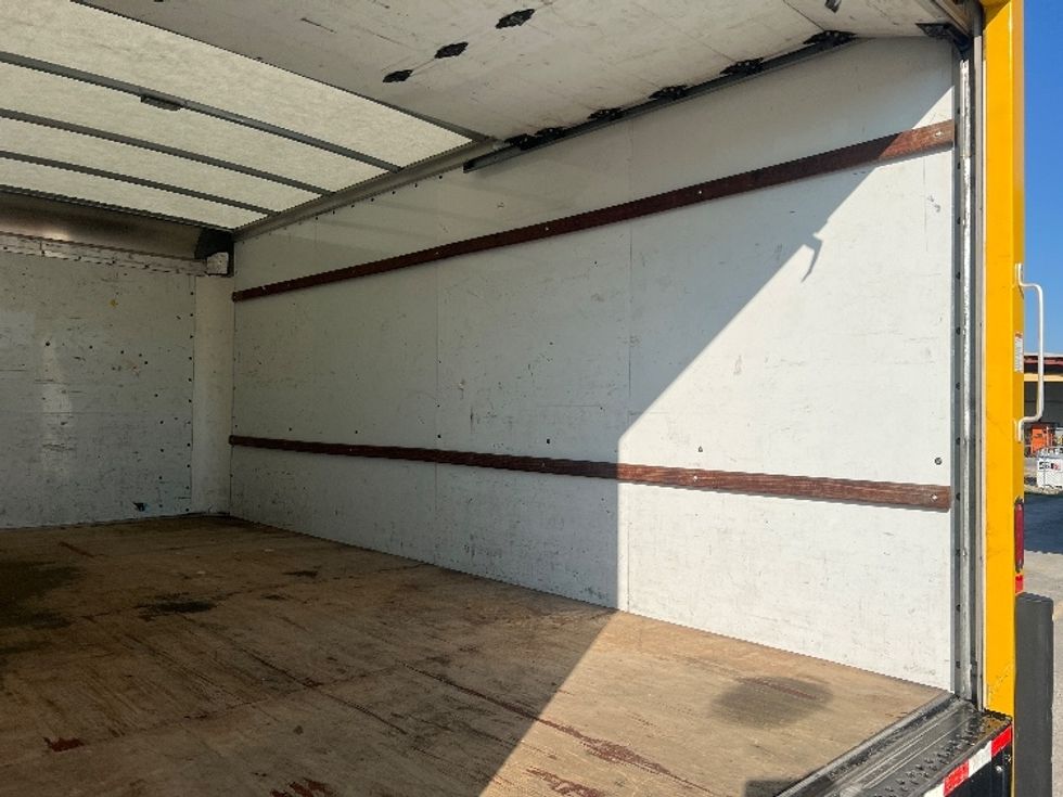 Light Duty Box Truck-Light and Medium Duty Trucks-GMC-2021-Savana G33903-Baton Rouge-LA-106,678\n\t\tmiles-$ 25,000 - Image 12