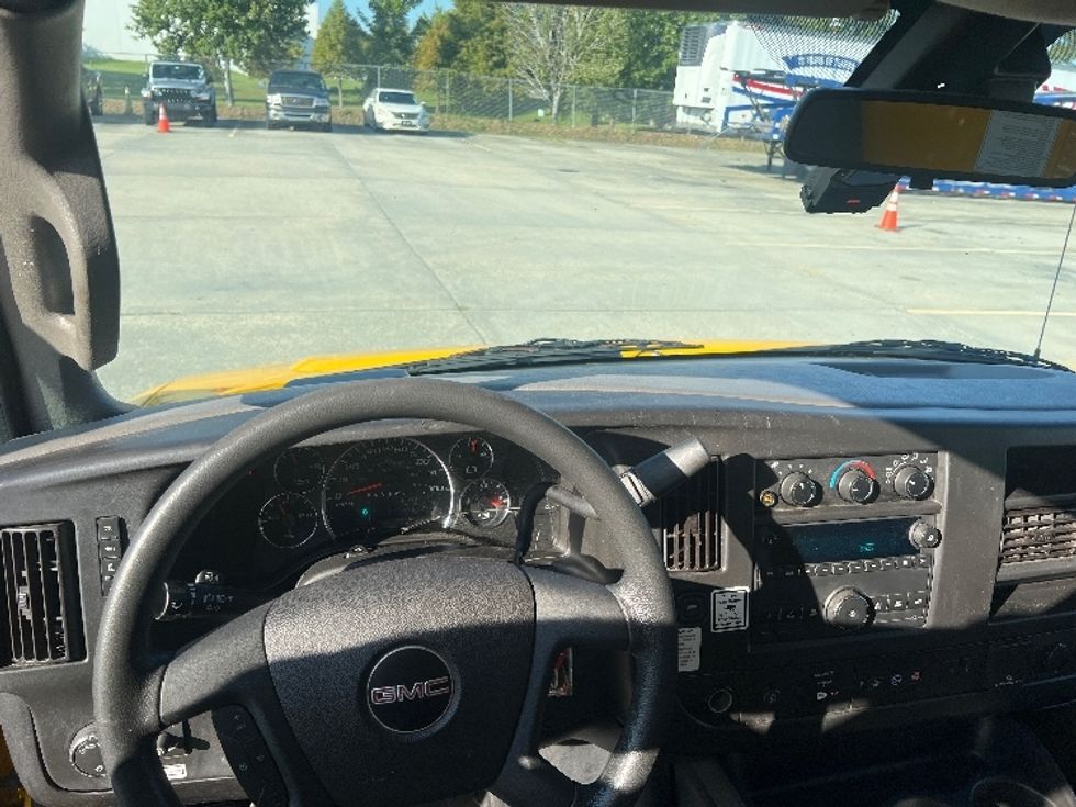 Light Duty Box Truck-Light and Medium Duty Trucks-GMC-2021-Savana G33903-Baton Rouge-LA-106,678\n\t\tmiles-$ 25,000 - Image 18