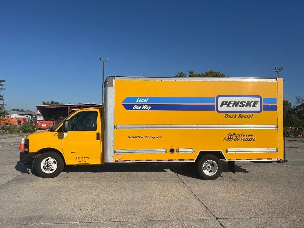 Light Duty Box Truck-Light and Medium Duty Trucks-GMC-2021-Savana G33903-Baton Rouge-LA-106,678\n\t\tmiles-$ 25,000 - Image 4