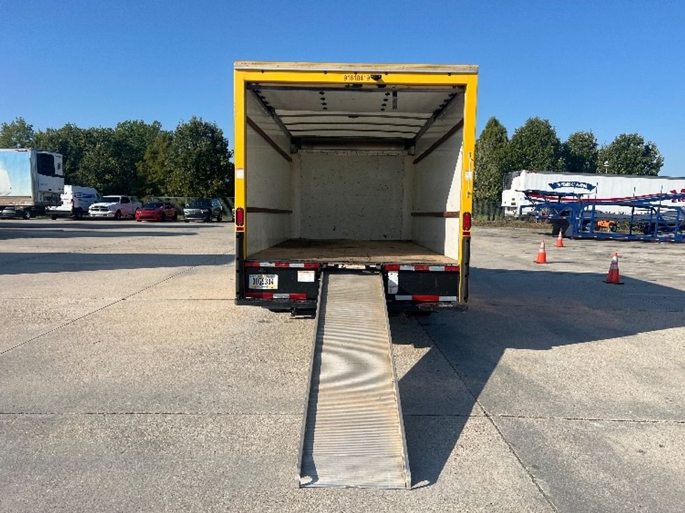 Light Duty Box Truck-Light and Medium Duty Trucks-GMC-2021-Savana G33903-Baton Rouge-LA-106,678\n\t\tmiles-$ 25,000 - Image 9