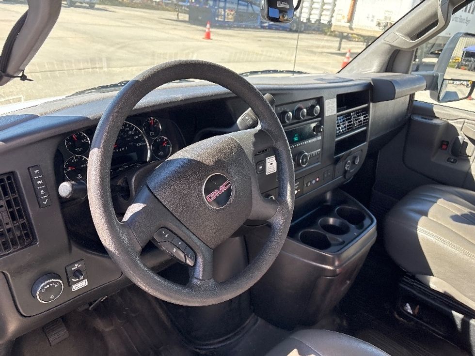 Light Duty Box Truck-Light and Medium Duty Trucks-GMC-2021-Savana G33903-Baton Rouge-LA-114,752\n\t\tmiles-$ 27,750 - Image 17