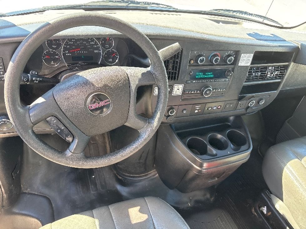 Light Duty Box Truck-Light and Medium Duty Trucks-GMC-2021-Savana G33903-Baton Rouge-LA-114,752\n\t\tmiles-$ 27,750 - Image 18