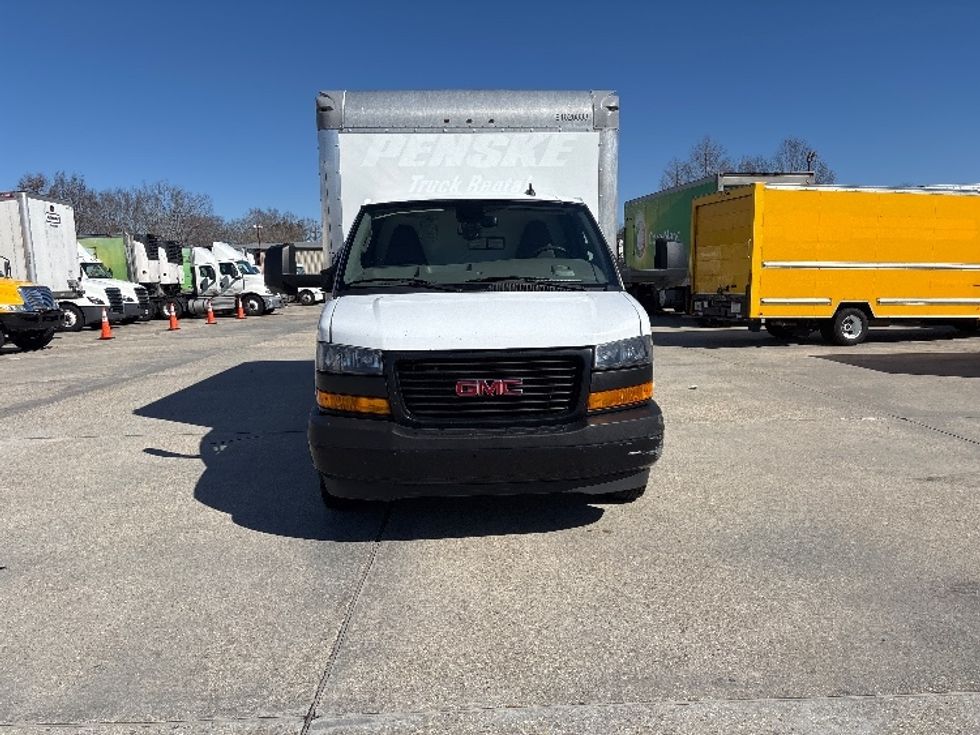 Light Duty Box Truck-Light and Medium Duty Trucks-GMC-2021-Savana G33903-Baton Rouge-LA-114,752\n\t\tmiles-$ 27,750 - Image 2