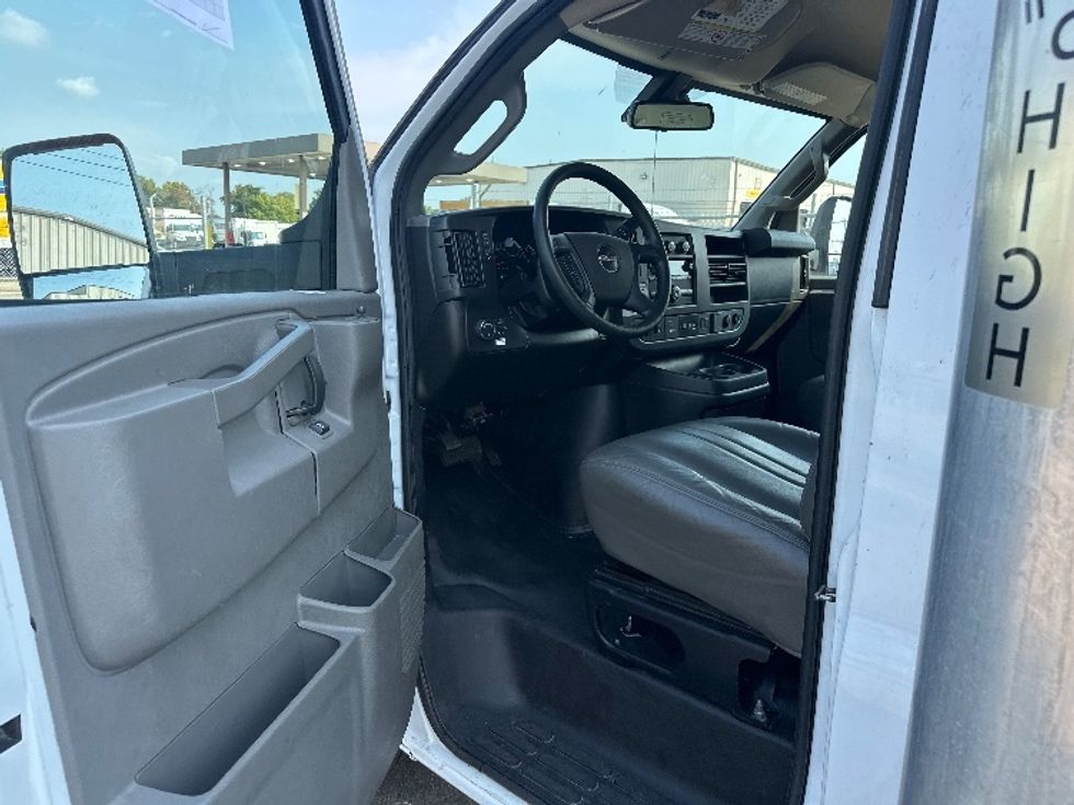 Light Duty Box Truck-Light and Medium Duty Trucks-GMC-2021-Savana G33903-Baton Rouge-LA-120,026\n\t\tmiles-$ 25,750 - Image 15