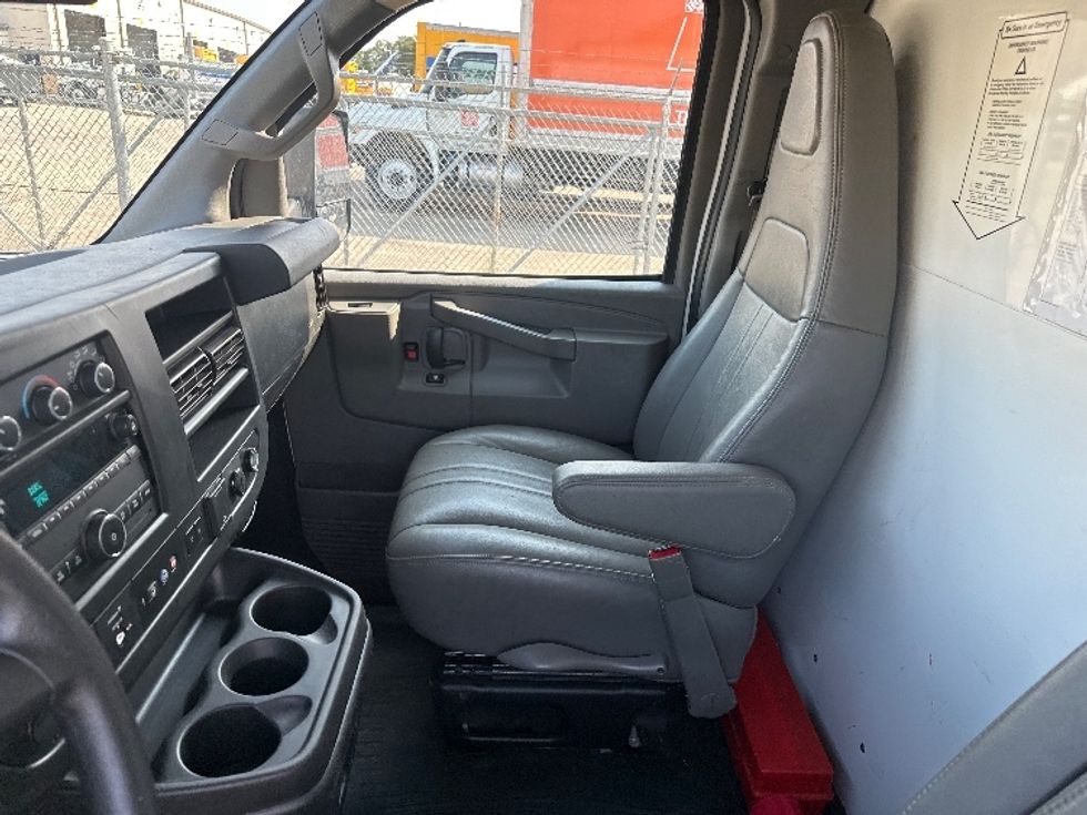 Light Duty Box Truck-Light and Medium Duty Trucks-GMC-2021-Savana G33903-Baton Rouge-LA-120,026\n\t\tmiles-$ 25,750 - Image 18