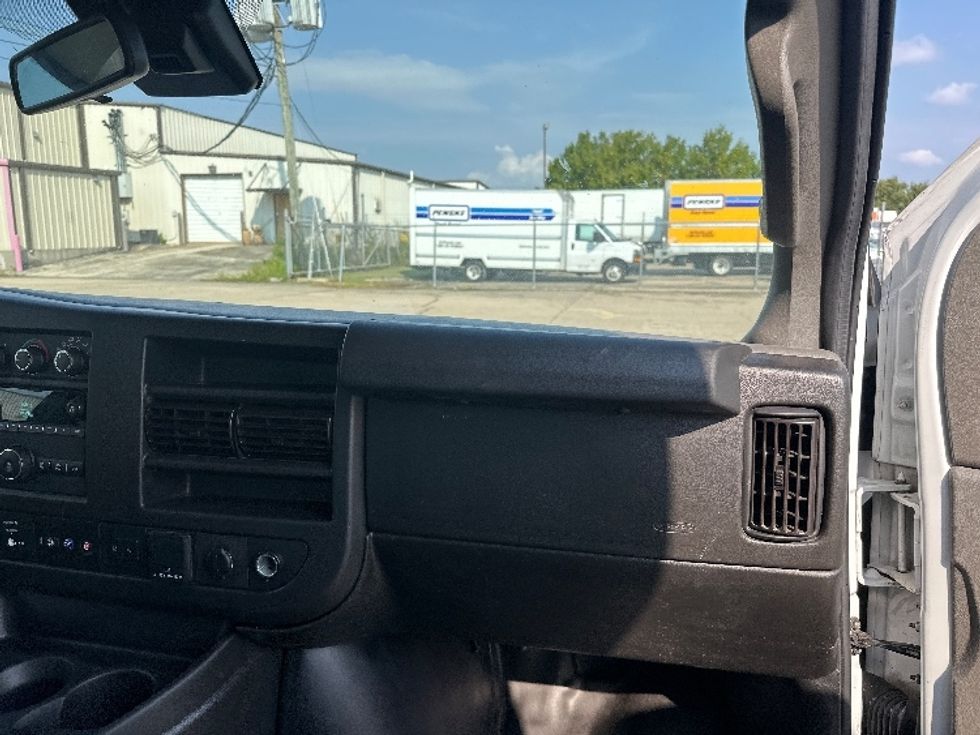 Light Duty Box Truck-Light and Medium Duty Trucks-GMC-2021-Savana G33903-Baton Rouge-LA-120,026\n\t\tmiles-$ 25,750 - Image 20