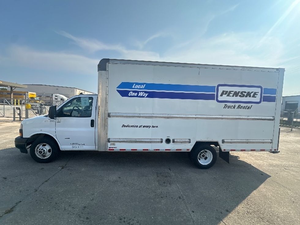 Light Duty Box Truck-Light and Medium Duty Trucks-GMC-2021-Savana G33903-Baton Rouge-LA-120,026\n\t\tmiles-$ 25,750 - Image 4