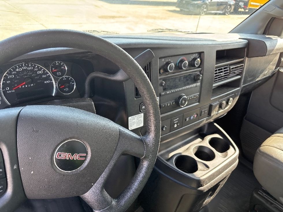 Light Duty Box Truck-Light and Medium Duty Trucks-GMC-2021-Savana G33903-Baton Rouge-LA-129,109\n\t\tmiles-$ 25,750 - Image 14