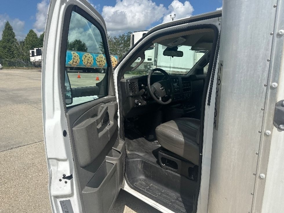 Light Duty Box Truck-Light and Medium Duty Trucks-GMC-2021-Savana G33903-Baton Rouge-LA-75,151\n\t\tmiles-$ 32,250 - Image 14