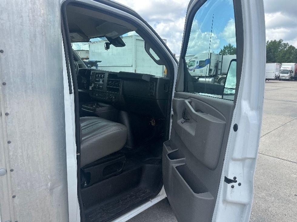 Light Duty Box Truck-Light and Medium Duty Trucks-GMC-2021-Savana G33903-Baton Rouge-LA-75,151\n\t\tmiles-$ 32,250 - Image 18