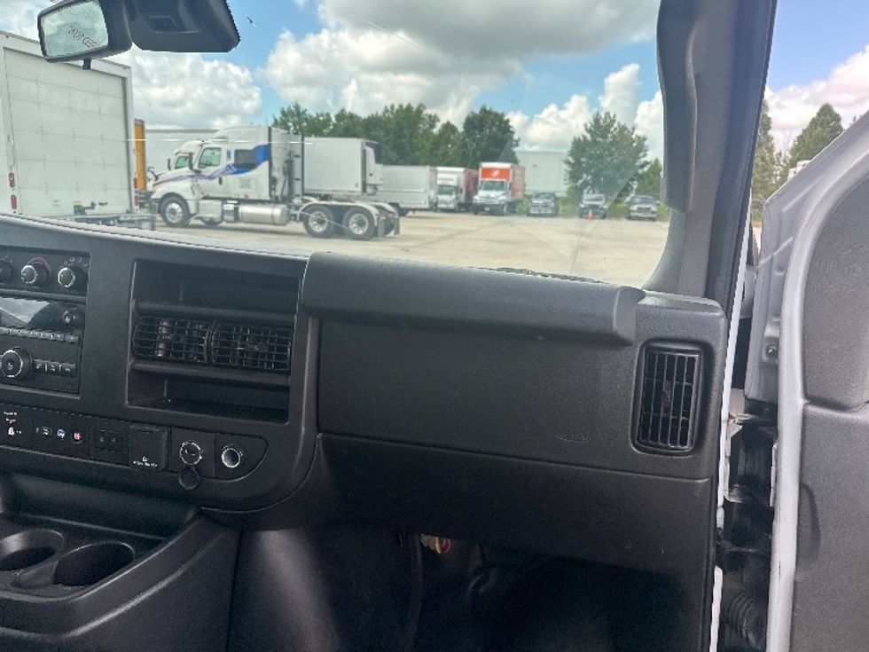 Light Duty Box Truck-Light and Medium Duty Trucks-GMC-2021-Savana G33903-Baton Rouge-LA-75,151\n\t\tmiles-$ 32,250 - Image 19