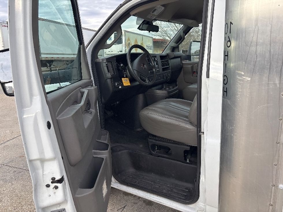 Light Duty Box Truck-Light and Medium Duty Trucks-GMC-2021-Savana G33903-Baton Rouge-LA-78,353\n\t\tmiles-$ 31,750 - Image 16