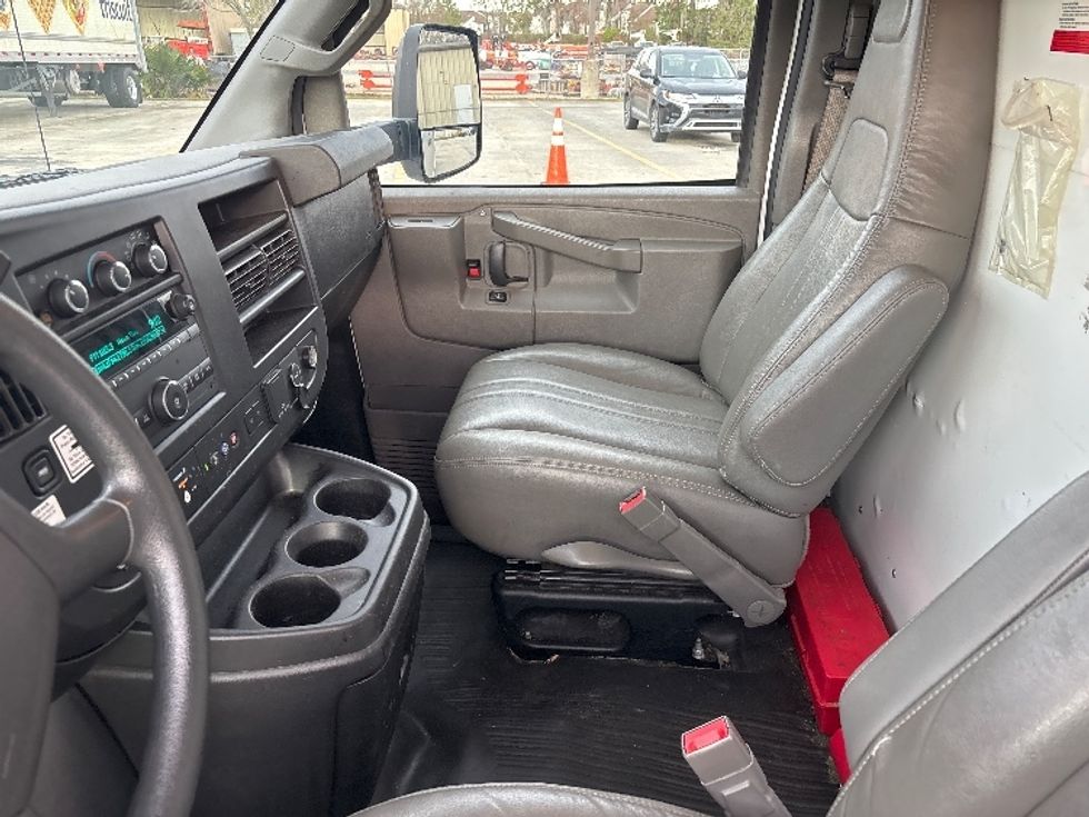Light Duty Box Truck-Light and Medium Duty Trucks-GMC-2021-Savana G33903-Baton Rouge-LA-78,353\n\t\tmiles-$ 31,750 - Image 19