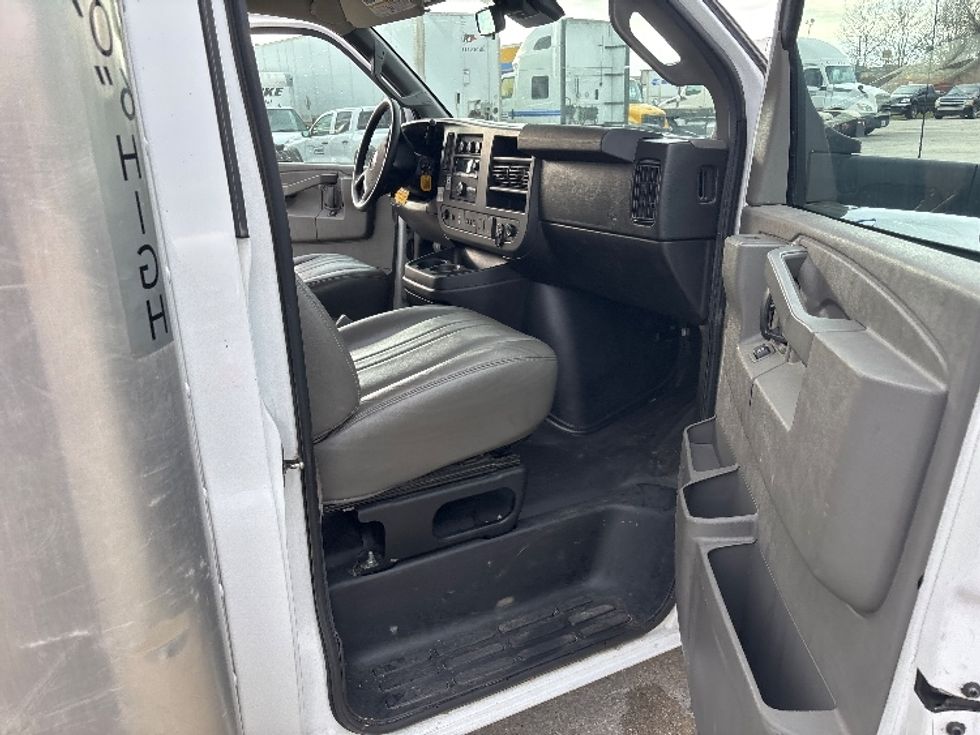 Light Duty Box Truck-Light and Medium Duty Trucks-GMC-2021-Savana G33903-Baton Rouge-LA-78,353\n\t\tmiles-$ 31,750 - Image 20