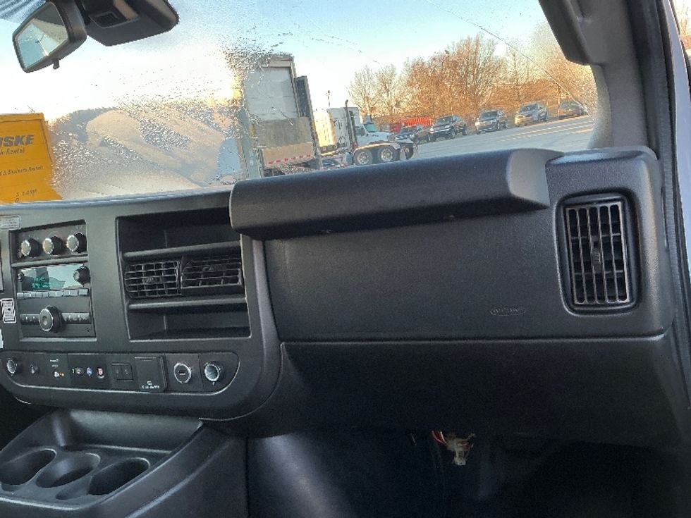 Light Duty Box Truck-Light and Medium Duty Trucks-GMC-2021-Savana G33903-Baton Rouge-LA-87,459\n\t\tmiles-$ 30,750 - Image 20