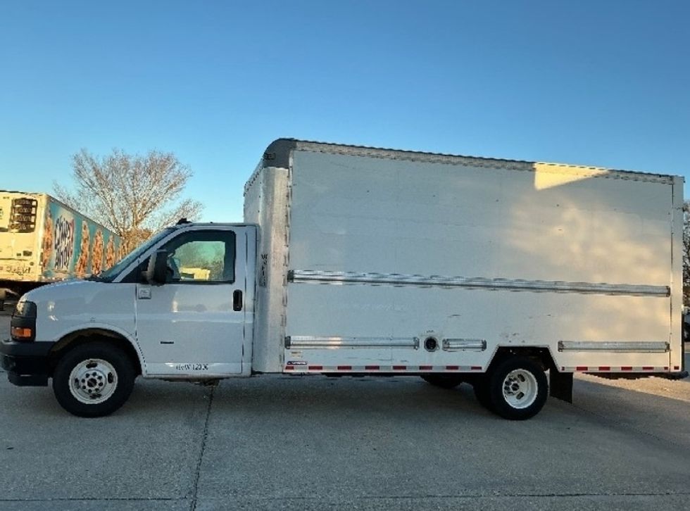 Light Duty Box Truck-Light and Medium Duty Trucks-GMC-2021-Savana G33903-Baton Rouge-LA-87,459\n\t\tmiles-$ 30,750 - Image 4