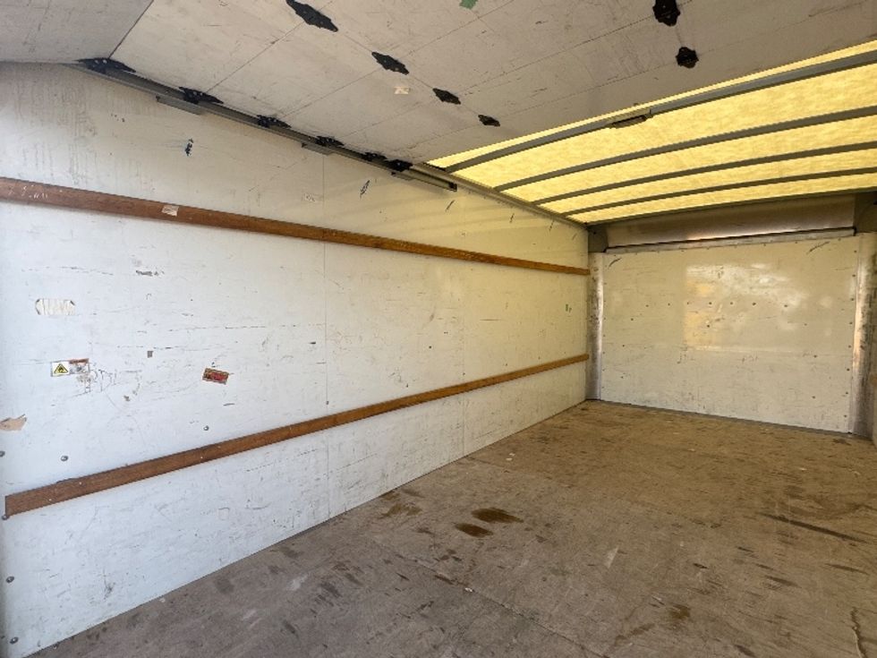 Light Duty Box Truck-Light and Medium Duty Trucks-GMC-2021-Savana G33903-Baton Rouge-LA-88,583\n\t\tmiles-$ 27,750 - Image 10