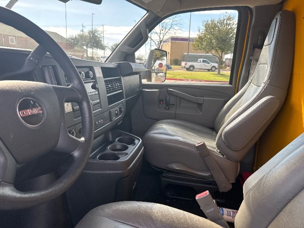 Light Duty Box Truck-Light and Medium Duty Trucks-GMC-2021-Savana G33903-Baton Rouge-LA-88,583\n\t\tmiles-$ 27,750 - Image 20