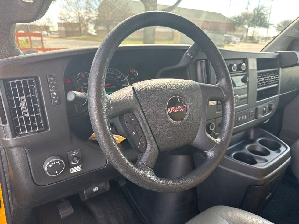 Light Duty Box Truck-Light and Medium Duty Trucks-GMC-2021-Savana G33903-Baton Rouge-LA-88,583\n\t\tmiles-$ 27,750 - Image 22