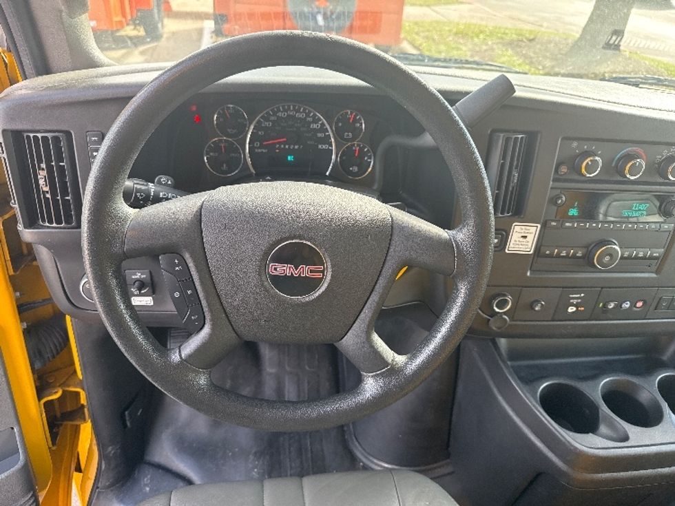 Light Duty Box Truck-Light and Medium Duty Trucks-GMC-2021-Savana G33903-Baton Rouge-LA-88,583\n\t\tmiles-$ 27,750 - Image 23