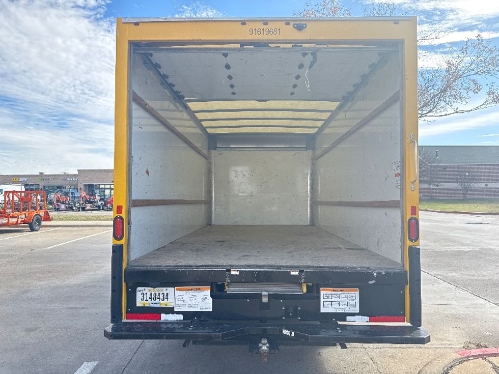 Light Duty Box Truck-Light and Medium Duty Trucks-GMC-2021-Savana G33903-Baton Rouge-LA-88,583\n\t\tmiles-$ 27,750 - Image 8