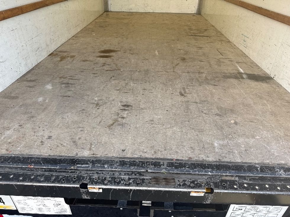 Light Duty Box Truck-Light and Medium Duty Trucks-GMC-2021-Savana G33903-Baton Rouge-LA-88,583\n\t\tmiles-$ 27,750 - Image 9