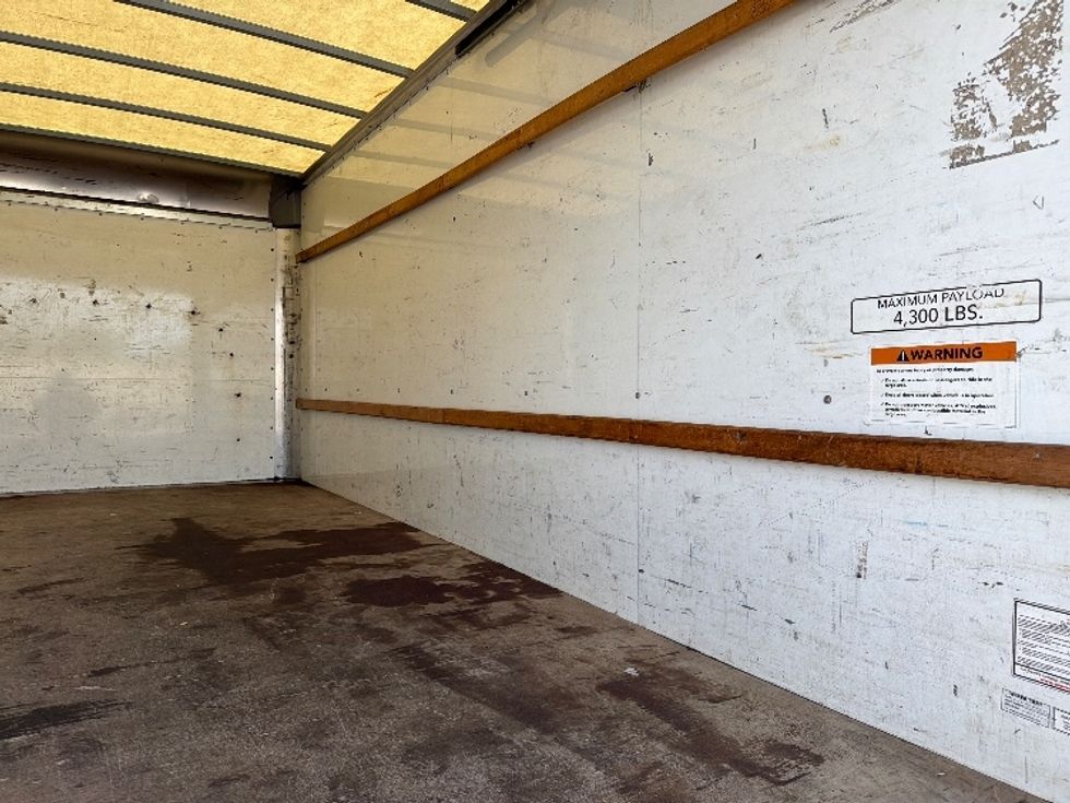 Light Duty Box Truck-Light and Medium Duty Trucks-GMC-2021-Savana G33903-Baton Rouge-LA-93,598\n\t\tmiles-$ 27,250 - Image 11