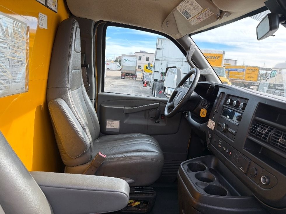 Light Duty Box Truck-Light and Medium Duty Trucks-GMC-2021-Savana G33903-Baton Rouge-LA-93,598\n\t\tmiles-$ 27,250 - Image 21