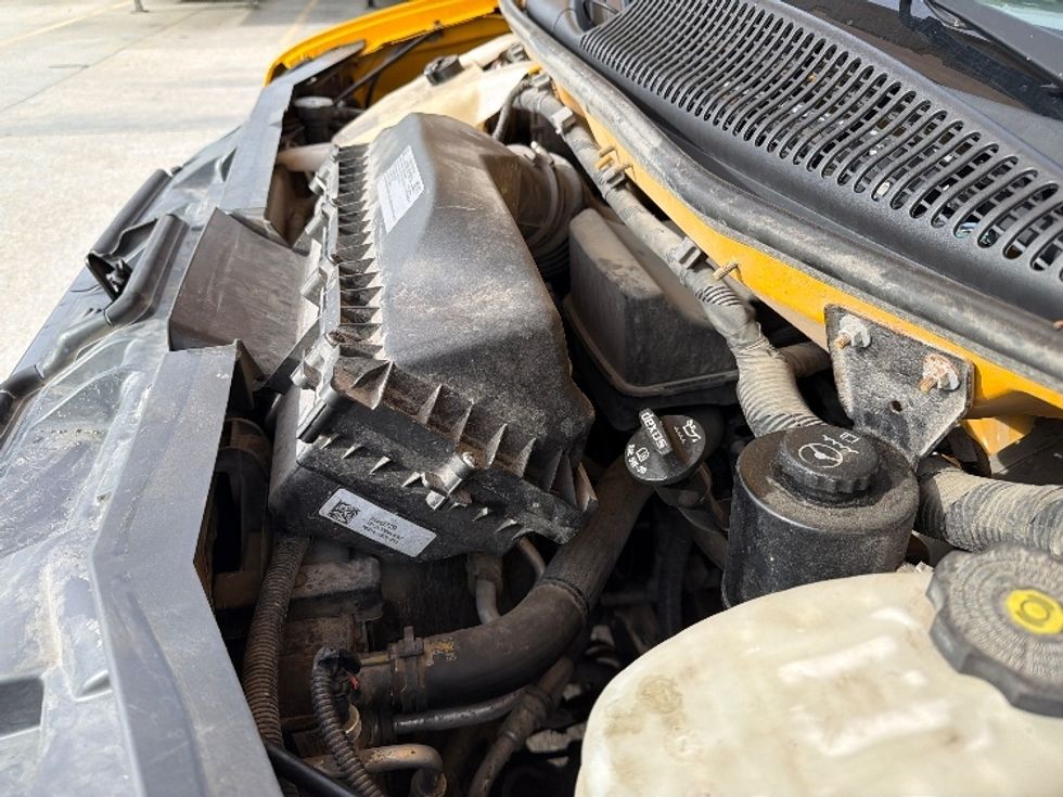 Light Duty Box Truck-Light and Medium Duty Trucks-GMC-2021-Savana G33903-Baton Rouge-LA-93,598\n\t\tmiles-$ 27,250 - Image 23