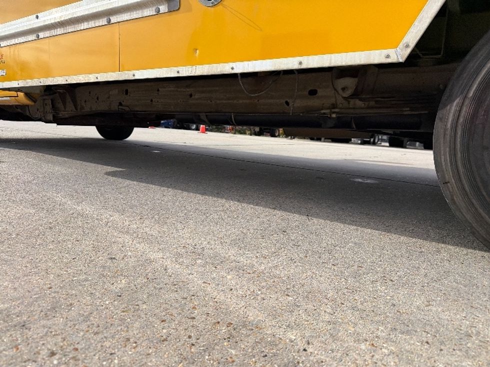 Light Duty Box Truck-Light and Medium Duty Trucks-GMC-2021-Savana G33903-Baton Rouge-LA-93,598\n\t\tmiles-$ 27,250 - Image 5