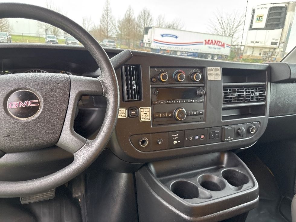 Light Duty Box Truck-Light and Medium Duty Trucks-GMC-2021-Savana G33903-Baton Rouge-LA-96,376\n\t\tmiles-$ 26,750 - Image 15