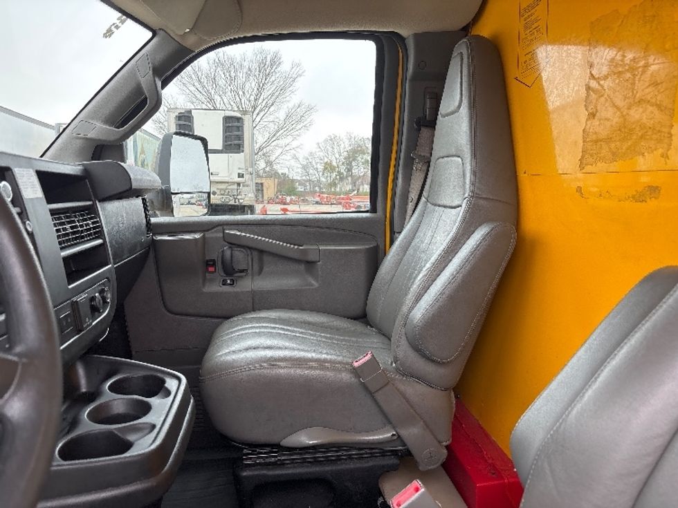 Light Duty Box Truck-Light and Medium Duty Trucks-GMC-2021-Savana G33903-Baton Rouge-LA-96,376\n\t\tmiles-$ 26,750 - Image 16