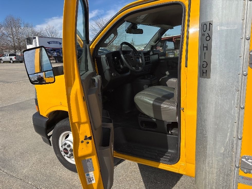 Light Duty Box Truck-Light and Medium Duty Trucks-GMC-2021-Savana G33903-Baton Rouge-LA-97,105\n\t\tmiles-$ 26,750 - Image 16