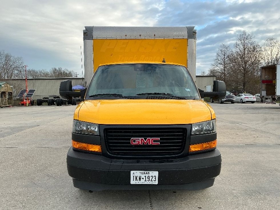 Light Duty Box Truck-Light and Medium Duty Trucks-GMC-2021-Savana G33903-Baton Rouge-LA-97,105\n\t\tmiles-$ 26,750 - Image 2